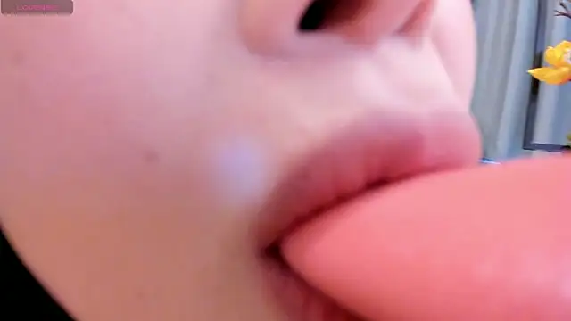 kate-kaixin online show from April 3, 2026, 11:03 pm