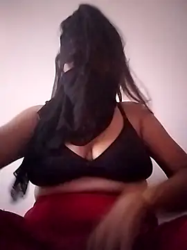 Shanuhotx online show from March 5, 2026, 10:44 am