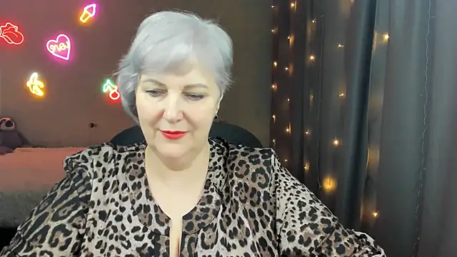 Snapshot of Mary-Leee chatting on March 8, 2026, 6:17 am Mary-Leee online show from March 8, 2026, 6:17 am