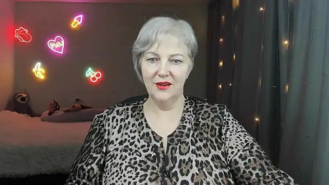 Snapshot of Mary-Leee chatting on April 4, 2026, 5:32 pm Mary-Leee online show from April 4, 2026, 5:32 pm