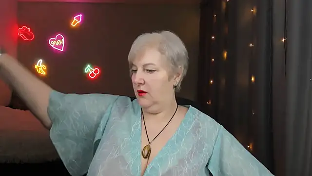 Snapshot of Mary-Leee chatting on April 9, 2026, 4:23 am Mary-Leee online show from April 9, 2026, 4:23 am