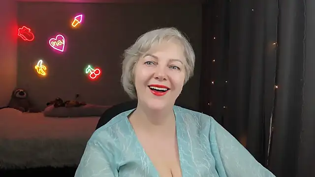 Snapshot of Mary-Leee chatting on April 12, 2026, 6:51 am Mary-Leee online show from April 12, 2026, 6:51 am