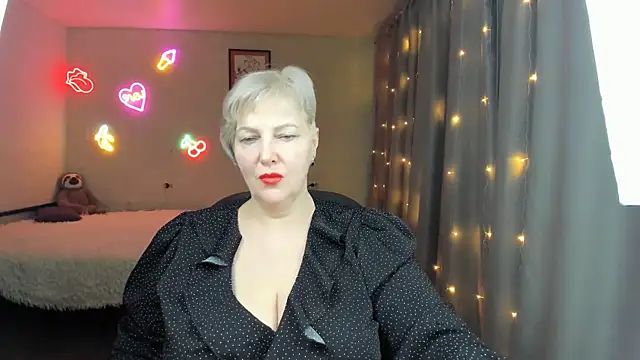 Snapshot of Mary-Leee chatting on May 2, 2026, 5:40 pm Mary-Leee online show from May 2, 2026, 5:40 pm