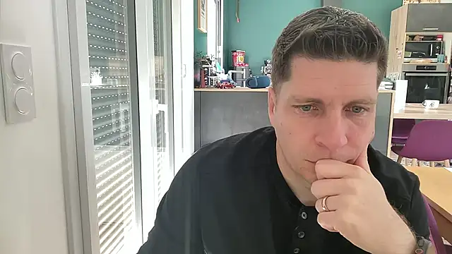 Minmoi1984 online show from March 31, 2026, 8:48 am