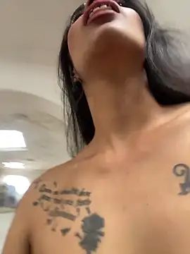 Snapshot of Tashi7 chatting on February 28, 2026, 1:45 pm Tashi7 online show from February 28, 2026, 1:45 pm