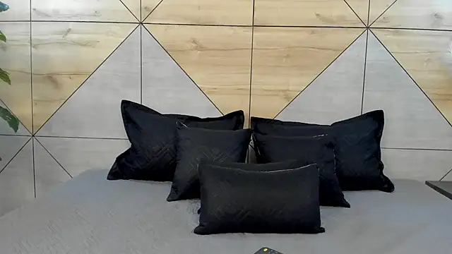 AnnyVega   online show from March 24, 2026, 8:36 pm