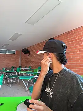 Snapshot of HarryGaze chatting on February 27, 2026, 1:11 pm HarryGaze online show from February 27, 2026, 1:11 pm