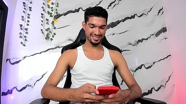 Snapshot of CarlosHotVibes chatting on February 24, 2026, 1:09 pm CarlosHotVibes online show from February 24, 2026, 1:09 pm