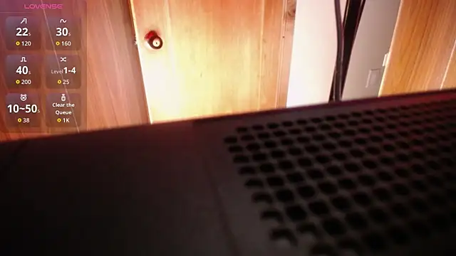 Aura cute  online show from April 8, 2026, 3:28 am