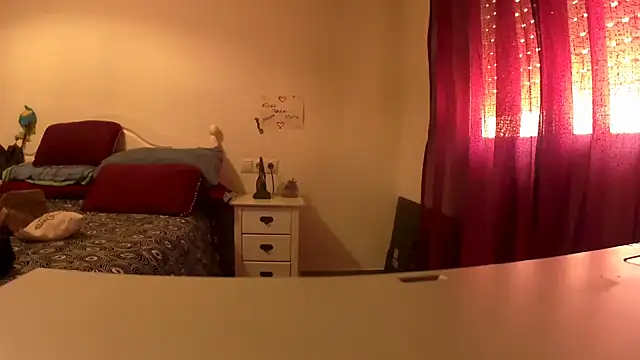 Gatitamiau40 online show from April 20, 2026, 10:07 am