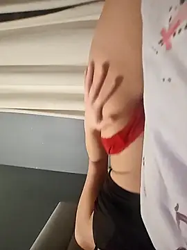 Snapshot of SamanthaRed chatting on February 23, 2026, 9:23 pm SamanthaRed online show from February 23, 2026, 9:23 pm