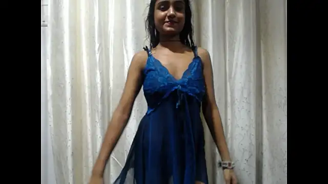 Snapshot of Roselley chatting on May 2, 2026, 5:12 am Roselley online show from May 2, 2026, 5:12 am