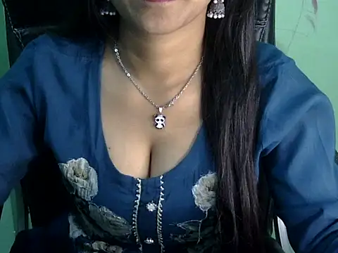 Snapshot of cute_momo_love chatting on March 16, 2026, 5:44 am cute momo love online show from March 16, 2026, 5:44 am