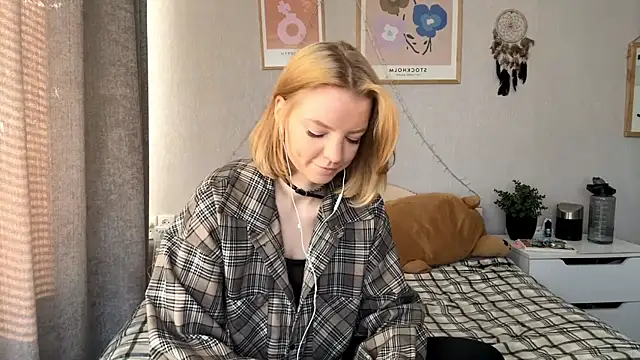 Snapshot of Marry_Sornatiko chatting on March 1, 2026, 12:29 pm Marry Sornatiko online show from March 1, 2026, 12:29 pm