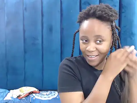 Snapshot of CreamyTea chatting on March 6, 2026, 6:15 pm CreamyTea online show from March 6, 2026, 6:15 pm