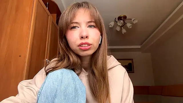 SerenaHawthorne online show from February 27, 2026, 10:04 am