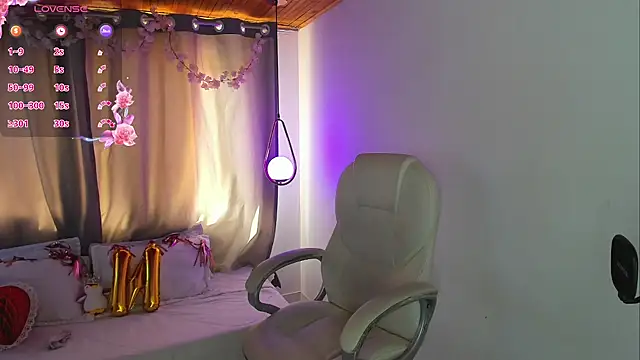 Snapshot of NixieSterling chatting on April 20, 2026, 7:37 pm NixieSterling online show from April 20, 2026, 7:37 pm