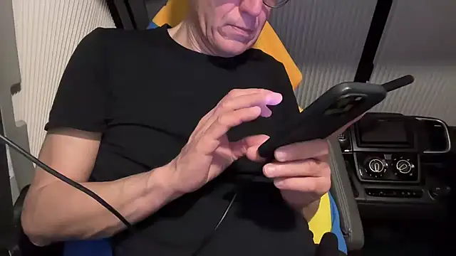 Snapshot of rotoli chatting on February 24, 2026, 10:41 pm rotoli online show from February 24, 2026, 10:41 pm