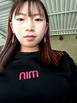 Xuka-xx online show from April 12, 2026, 2:16 am