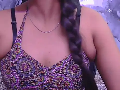Aayesha-queen online show from May 28, 2026, 3:48 am