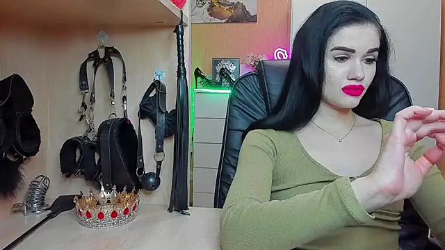 KristiTopxx online show from November 18, 2025, 7:40 pm