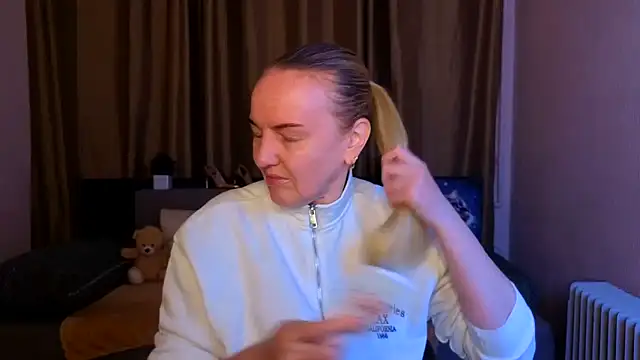 Snapshot of Bella_soulmate chatting on June 16, 2026, 5:21 am Bella soulmate online show from June 16, 2026, 5:21 am