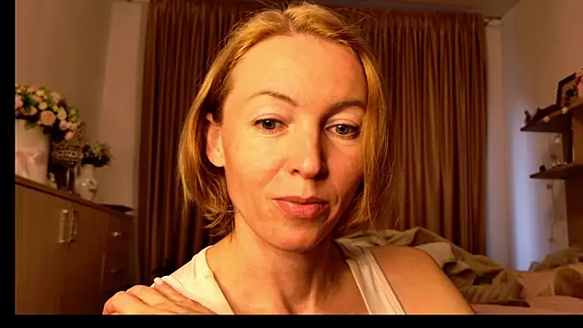 angelicfenix online show from April 29, 2026, 3:49 pm
