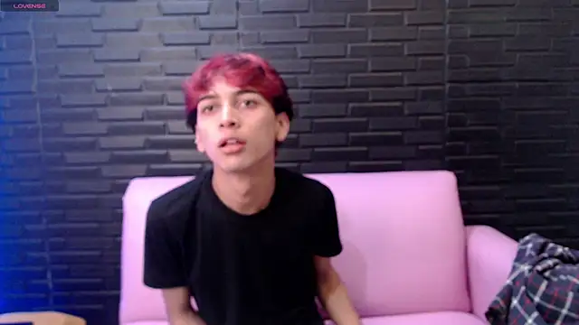 Snapshot of DanteLux chatting on February 26, 2026, 4:17 pm DanteLux online show from February 26, 2026, 4:17 pm