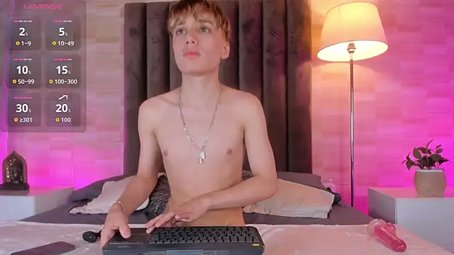 Isaac Grey online show from April 10, 2026, 7:18 pm