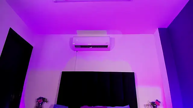 scarlet  ray  online show from March 13, 2026, 10:44 am