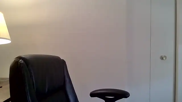 tytheexhibionist online show from March 25, 2026, 7:53 pm