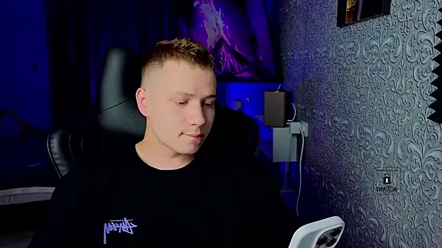 Karl Night  online show from June 12, 2026, 7:02 pm