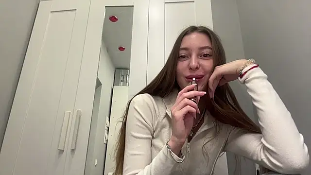 selena favn online show from March 2, 2026, 2:03 am