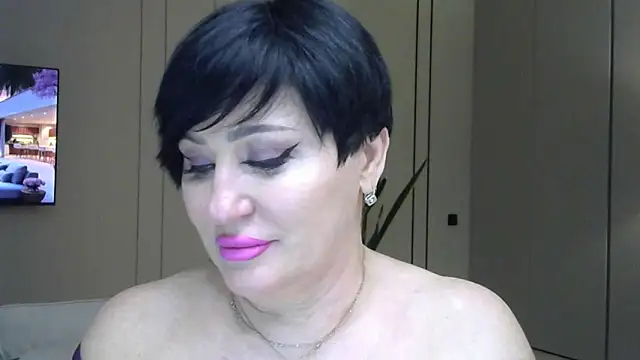 Kleotempt online show from May 11, 2026, 8:39 pm