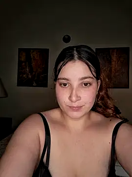 Snapshot of Estelle_Noir chatting on June 11, 2026, 6:28 pm Estelle Noir online show from June 11, 2026, 6:28 pm