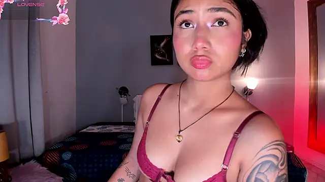 Snapshot of KimTaylorW chatting on May 26, 2026, 2:29 am KimTaylorW online show from May 26, 2026, 2:29 am