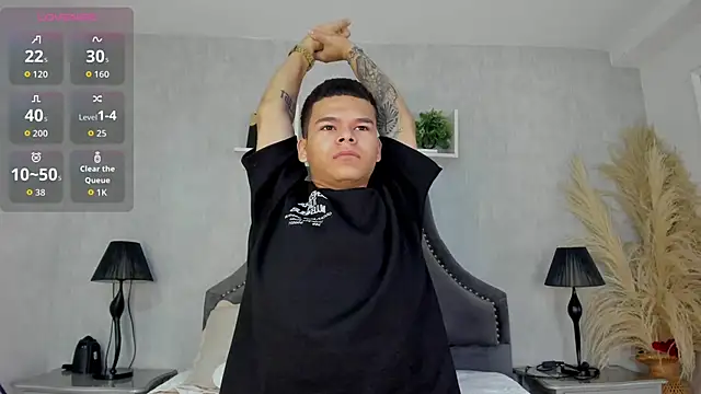 Snapshot of DylanRoyce_ chatting on May 31, 2026, 12:34 pm DylanRoyce online show from May 31, 2026, 12:34 pm