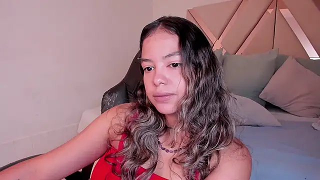 dulce lyraa1 online show from March 28, 2026, 12:32 am