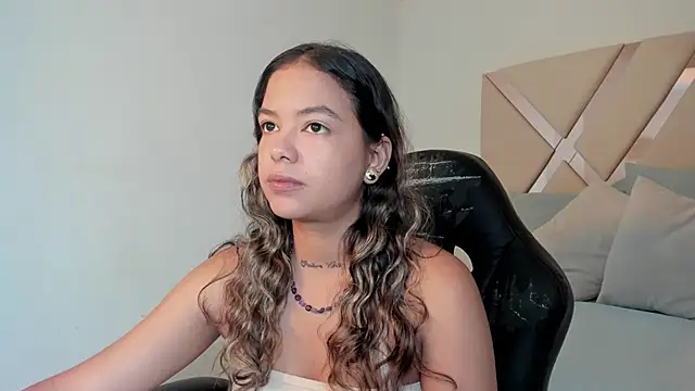 dulce lyraa1 online show from March 29, 2026, 7:58 pm