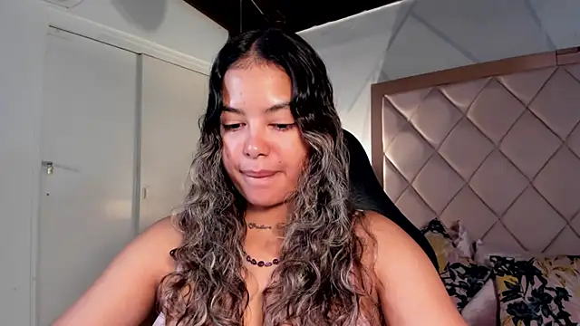 dulce lyraa1 online show from April 8, 2026, 4:12 am