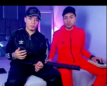 Snapshot of alex_and_christhoper chatting on February 28, 2026, 1:39 am alex and christhoper online show from February 28, 2026, 1:39 am