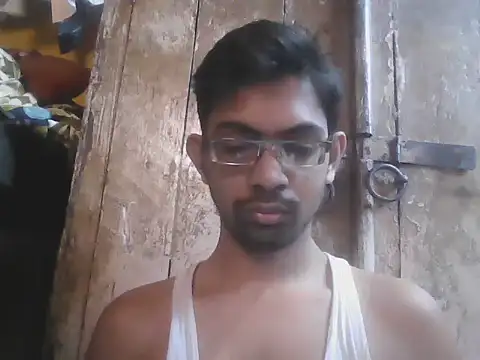 Snapshot of RandomOrbit_x chatting on February 25, 2026, 4:44 am RandomOrbit x online show from February 25, 2026, 4:44 am