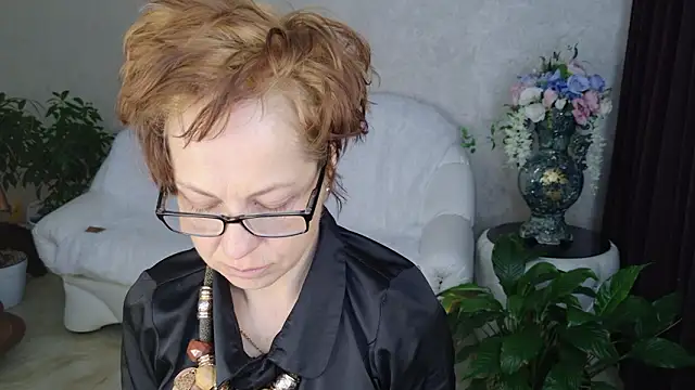 LioraWeiss online show from March 9, 2026, 6:39 am