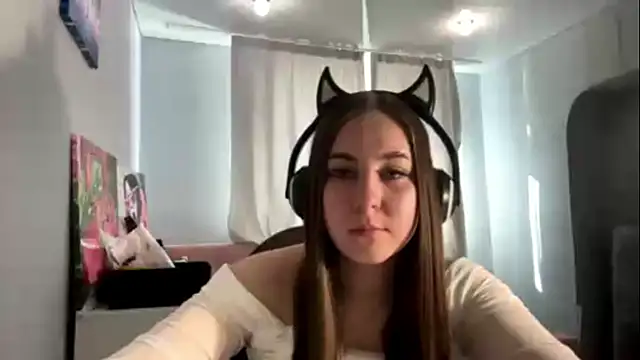 Snapshot of SheryllPickrel chatting on March 15, 2026, 10:43 am SheryllPickrel online show from March 15, 2026, 10:43 am