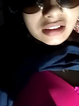 Snapshot of Rashmika_Mandana chatting on May 14, 2026, 8:43 am Rashmika Mandana online show from May 14, 2026, 8:43 am