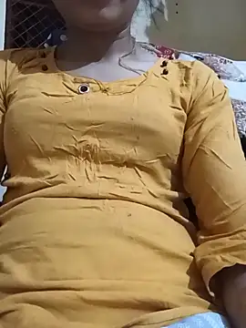 Snapshot of Rashmika_Mandana chatting on May 17, 2026, 2:02 pm Rashmika Mandana online show from May 17, 2026, 2:02 pm