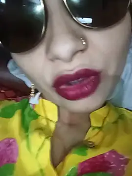 Snapshot of Rashmika_Mandana chatting on May 18, 2026, 2:40 am Rashmika Mandana online show from May 18, 2026, 2:40 am