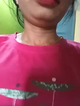 Snapshot of Rashmika_Mandana chatting on May 23, 2026, 9:02 am Rashmika Mandana online show from May 23, 2026, 9:02 am