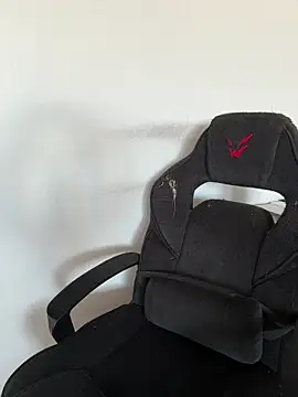 Snapshot of Caboniahoney chatting on February 26, 2026, 8:46 am Caboniahoney online show from February 26, 2026, 8:46 am