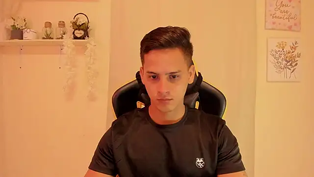 sexy andres01 online show from April 11, 2026, 3:00 am